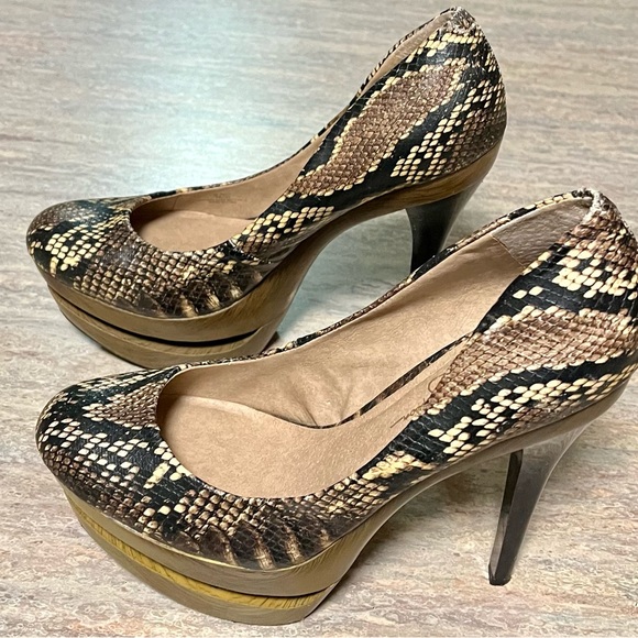 Jessica Simpson Croco platform high heels - Picture 3 of 16